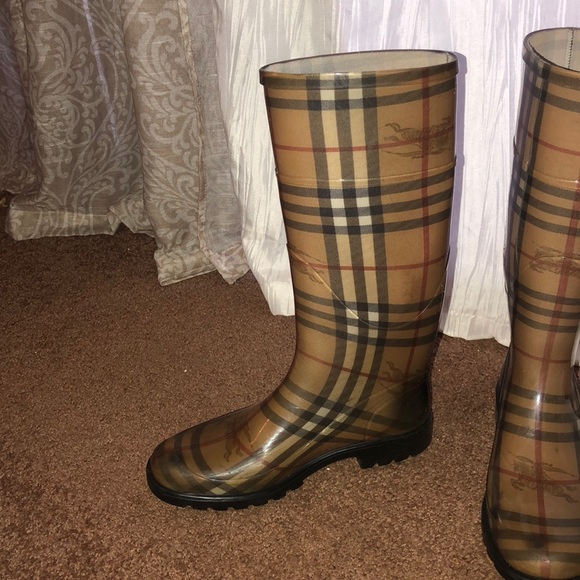 Burberry Rain Boots - Picture 2 of 5